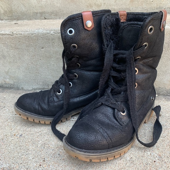 Roxy Bruna Black Lace-Up Boots - Picture 2 of 12